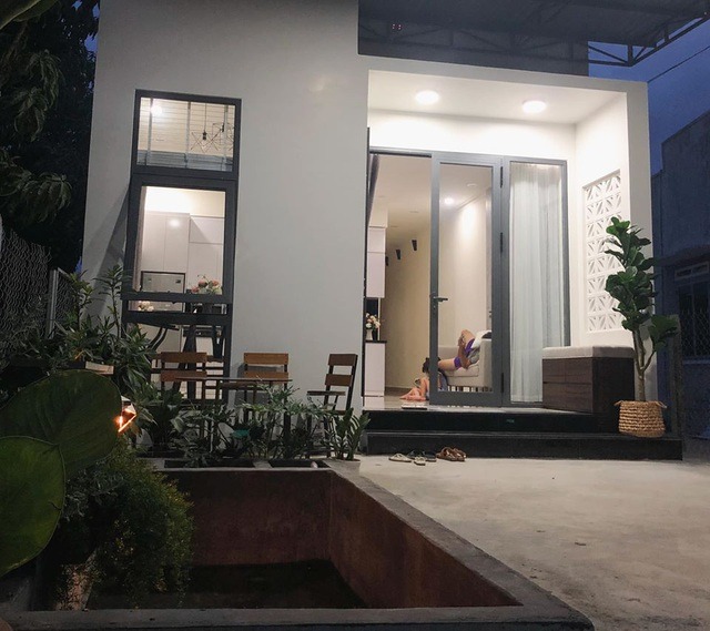 Trong đó, 65 triệu đồng là tiền công, 10 triệu đồng là vật tư xây dựng, 35 triệu đồng là tiền cửa, 100 triệu đồng là nội thất và 80 triệu đồng là các thiết bị khác trong nhà