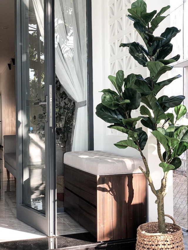 Chị Mơ cho biết, ngôi nhà được định hướng theo phong cách tối giản nên đồ đạc cũng không quá cầu kỳ, chỉ cần phù hợp với công năng sử dụng