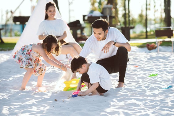 Không gian thiên nhiên đẹp chính là nơi để hạnh phúc gia đình thêm bền chặt, gắn kết, đem tới nguồn năng lượng tích cực để cùng nhau xây dựng tổ ấm lâu dài.