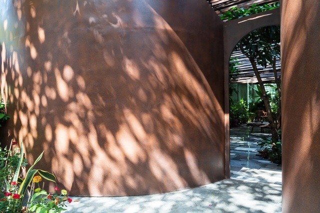  Được biết, ý tưởng về phần mái uốn lượn được nảy ra từ chính những cơn sóng “đặc sản” của Vũng Tàu.