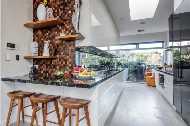 Nhà bếp tuyệt vời có thể phục vụ những người sành ăn nhất với lò nướng, máy hâm nóng thức ăn, đặc biệt còn có giếng trời để thu lấy ánh sáng tự nhiên.