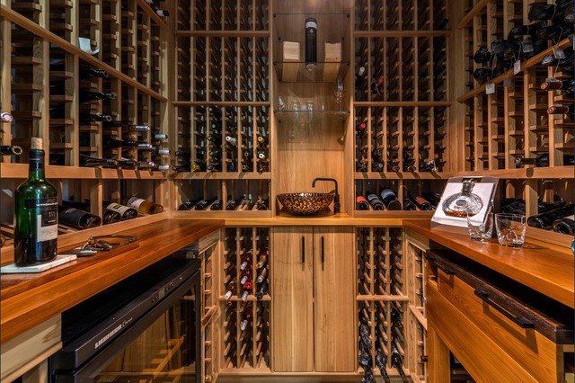 Hầm rượu được thiết kế riêng chính là tâm điểm của ngôi nhà.
