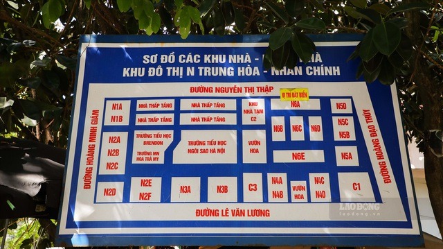 Tuy nhiên, sự gia tăng các tòa chung cư cao tầng thi nhau “mọc” lên đã khiến khu đô thị này trở nên chật chội, bí bách.