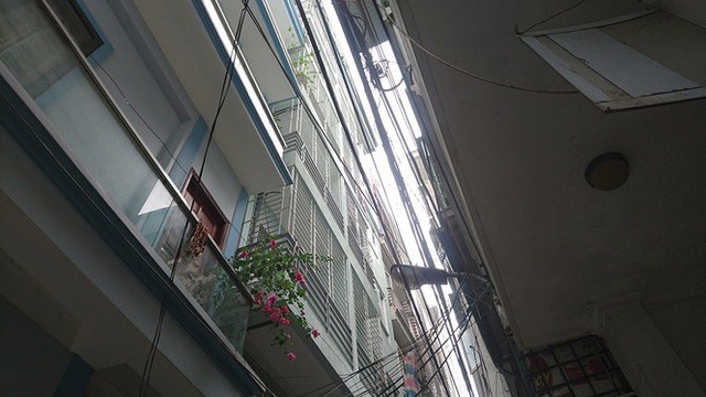 Hay chung cư mini sai phép ở số 6 ngõ 122 Vương Thừa Vũ (phường Khương Trung, quận Thanh Xuân) ngang nhiên tồn tại trước sự "bất lực" của chính quyền.