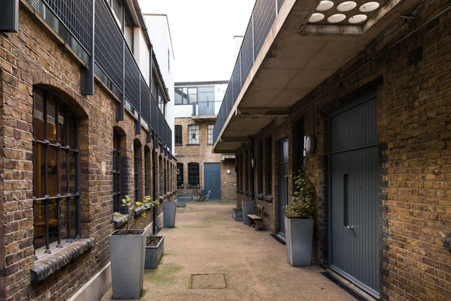 ve dep ngo ngang cua can ho co o anh sau cai tao cua co gai viet1