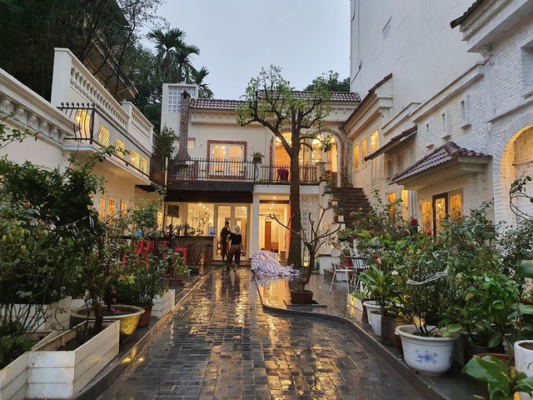 ve dep ngo ngang cua can nha bo hoang sau khi cai tao gay sot2